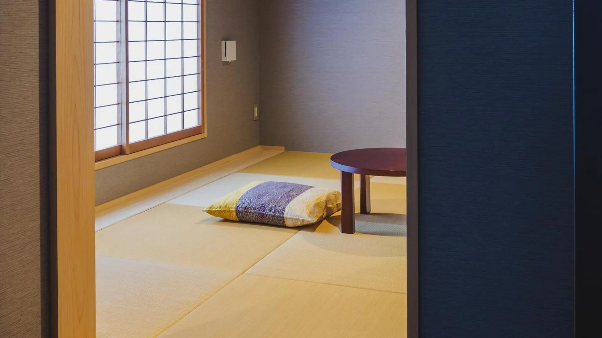 **  Hotel Giappo Franca Kioto Japón